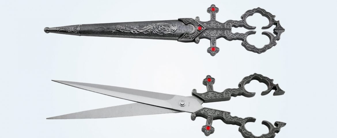Tijeras con forma de daga medieval