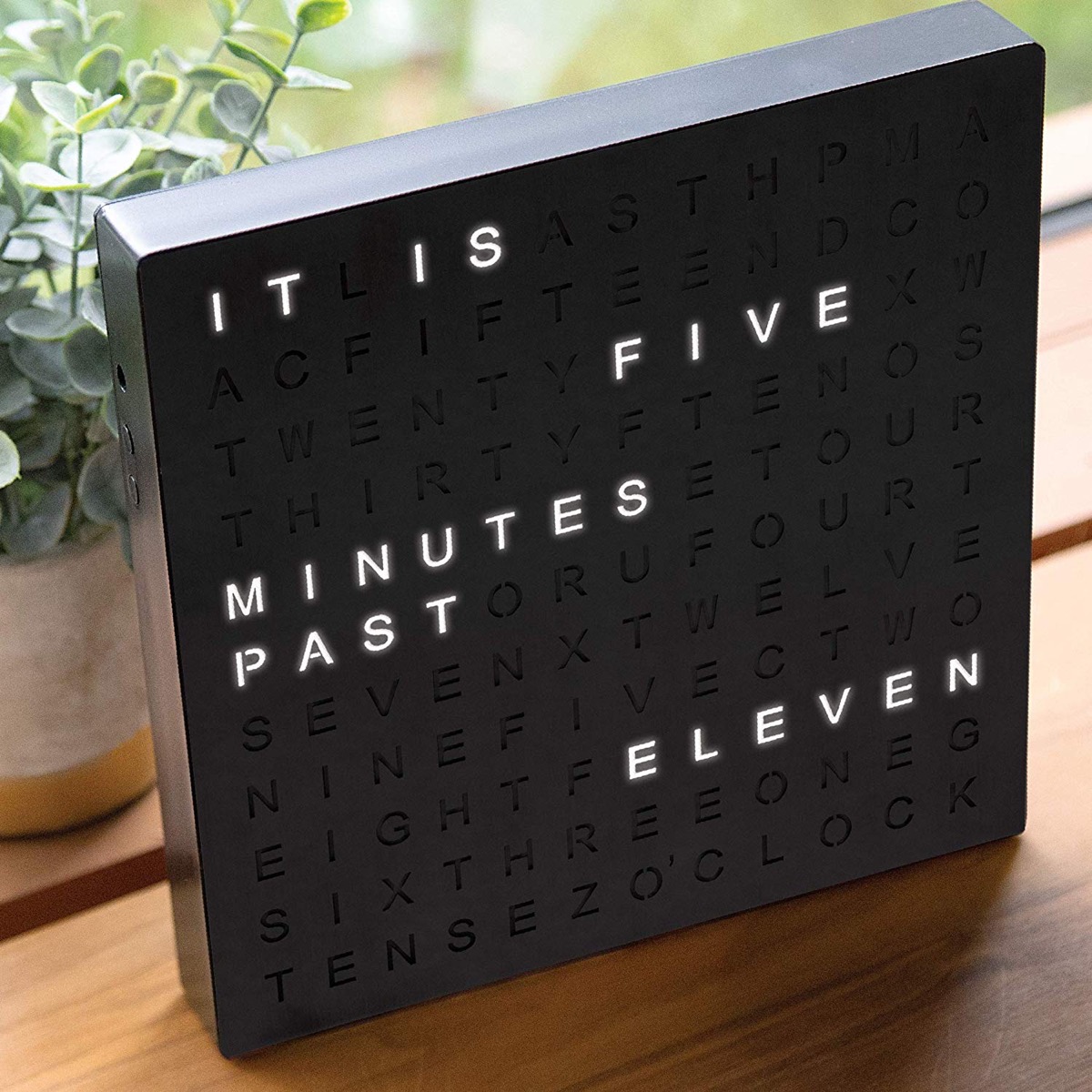 Producto de la semana: un moderno reloj de tiempo en palabras